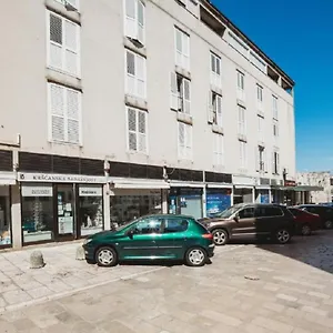 https://double-and-single-s-apartments.hotelinzadar.com
